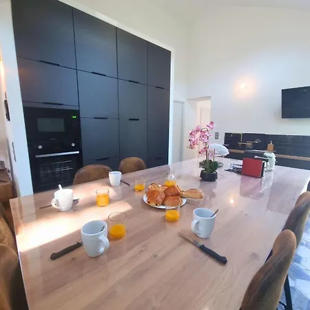 Family 3 Bedrooms - Sea 300 M - Wifi - *